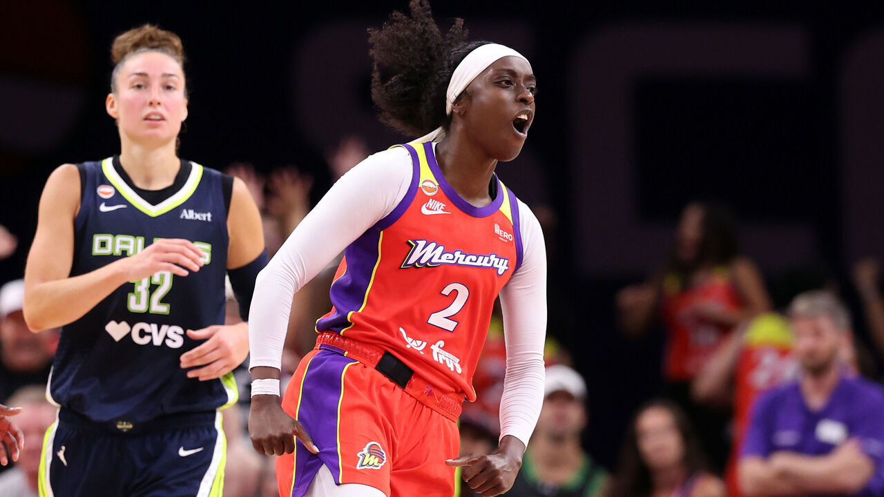 PHOENIX, ARIZONA - SEPTEMBER 21: Kahleah Copper #2 of the Phoenix Mercury reacts after scoring the go ahead basket in the final seconds of the second half against the Dallas Wings at Mortgage Matchup Center on September 21, 2026 in Phoenix, Arizona.
