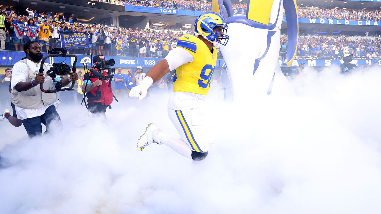INGLEWOOD, CALIFORNIA - SEPTEMBER 21: Aaron Donald #99 of the Los Angeles Rams takes the field prior to the game against the New York Giants at SoFi Stadium on September 21, 2026 in Inglewood, California.