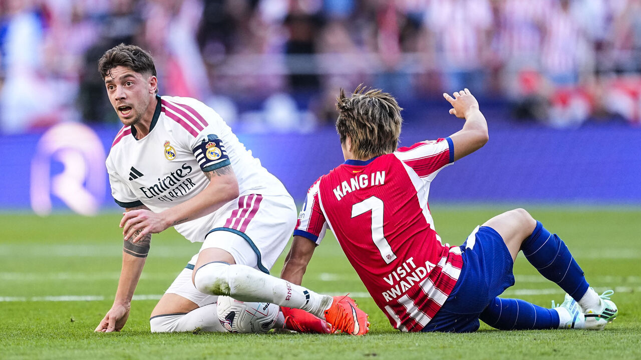 MADRID, SPAIN - SEPTEMBER 20: Federico Valverde of Real Madrid CF protests during the Spanish League, LaLiga EA Sports, football match played between Atletico de Madrid and Real Madrid CF at Riyadh Air Metropolitano stadium on September 20, 2026, in Madrid, Spain.