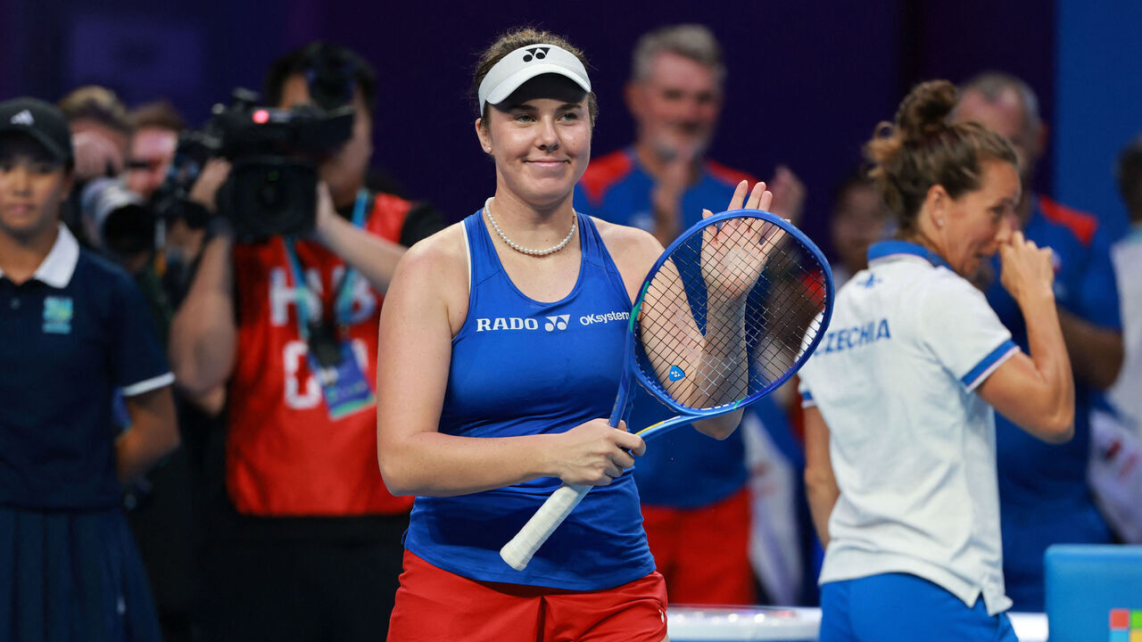 Czech Republic's Linda Noskova reacts during the women's singles quarter-final match against Britain's Katie Boulter at the Billie Jean King Cup tennis tournament in Shenzhen, in China's southern Guangdong province on September 22, 2026. / China OUT