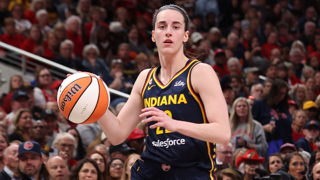 INDIANAPOLIS, IN - SEPTEMBER 22: Caitlin Clark #22 of the Indiana Fever handles the ball during the game against the Minnesota Lynx on September 22, 2026 at Gainbridge Fieldhouse in Indianapolis, Indiana. Mandatory Copyright Notice: Copyright 2026 NBAE