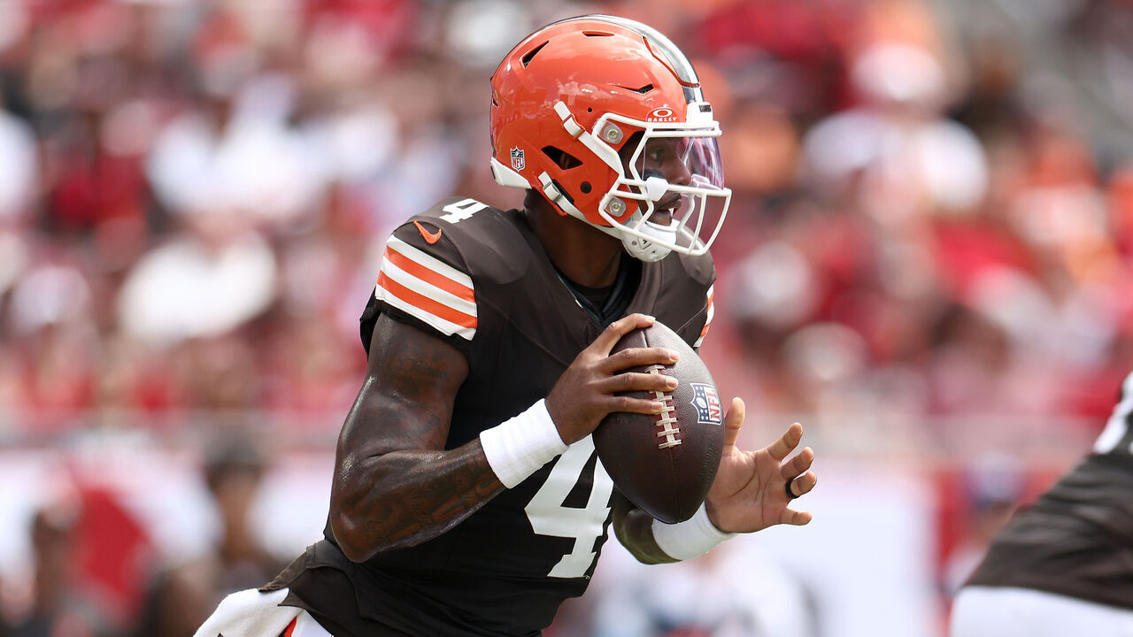 TAMPA, FLORIDA - SEPTEMBER 20: Deshaun Watson #4 of the Cleveland Browns throws an incomplete pass against the Tampa Bay Buccaneers during the first quarter of the game at Raymond James Stadium on September 20, 2026 in Tampa, Florida.