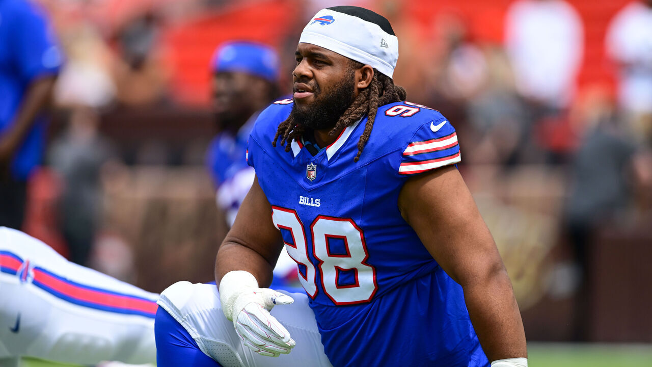 CLEVELAND, OHIO - AUGUST 22: T.J. Sanders #98 of the Buffalo Bills warms up prior to a preseason game against the Cleveland Browns at Huntington Bank Field on August 22, 2026 in Cleveland, Ohio.