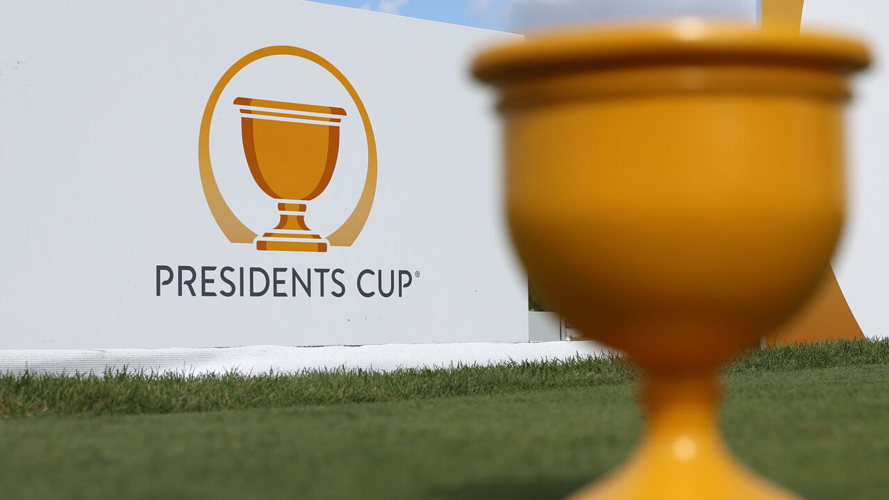 MEDINAH, IL - SEPTEMBER 23 A tee marker in the shape of the Presidents Cup on the No. 8 tee box during the Wednesday practice round day of the Presidents Cup, September 23, 2026, at Medinah Country Club in Medinah, Illinois.
