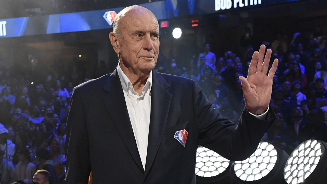 CLEVELAND, OH - FEBRUARY 20: NBA Legend, Bob Pettit is introduced during the 71st NBA All-Star Game as part of 2022 NBA All Star Weekend on February 20, 2022 at Wolstein Center in Cleveland, Ohio. NOTE TO USER: User expressly acknowledges and agrees that, by downloading and/or using this Photograph, user is consenting to the terms and conditions of the Getty Images License Agreement. Mandatory Copyright Notice: Copyright 2022 NBAE