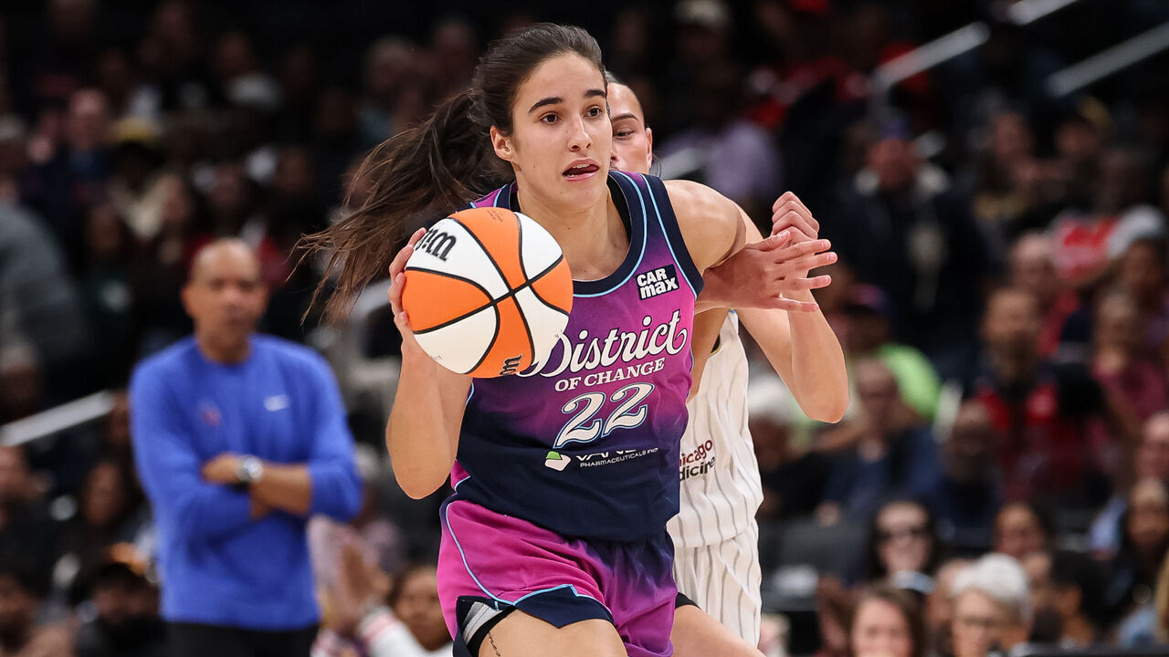 WASHINGTON, DC - SEPTEMBER 24: Sonia Citron #22 of the Washington Mystics drives to the basket against the Chicago Sky during the first half of the game at Capital One Arena on September 24, 2026 in Washington, DC.