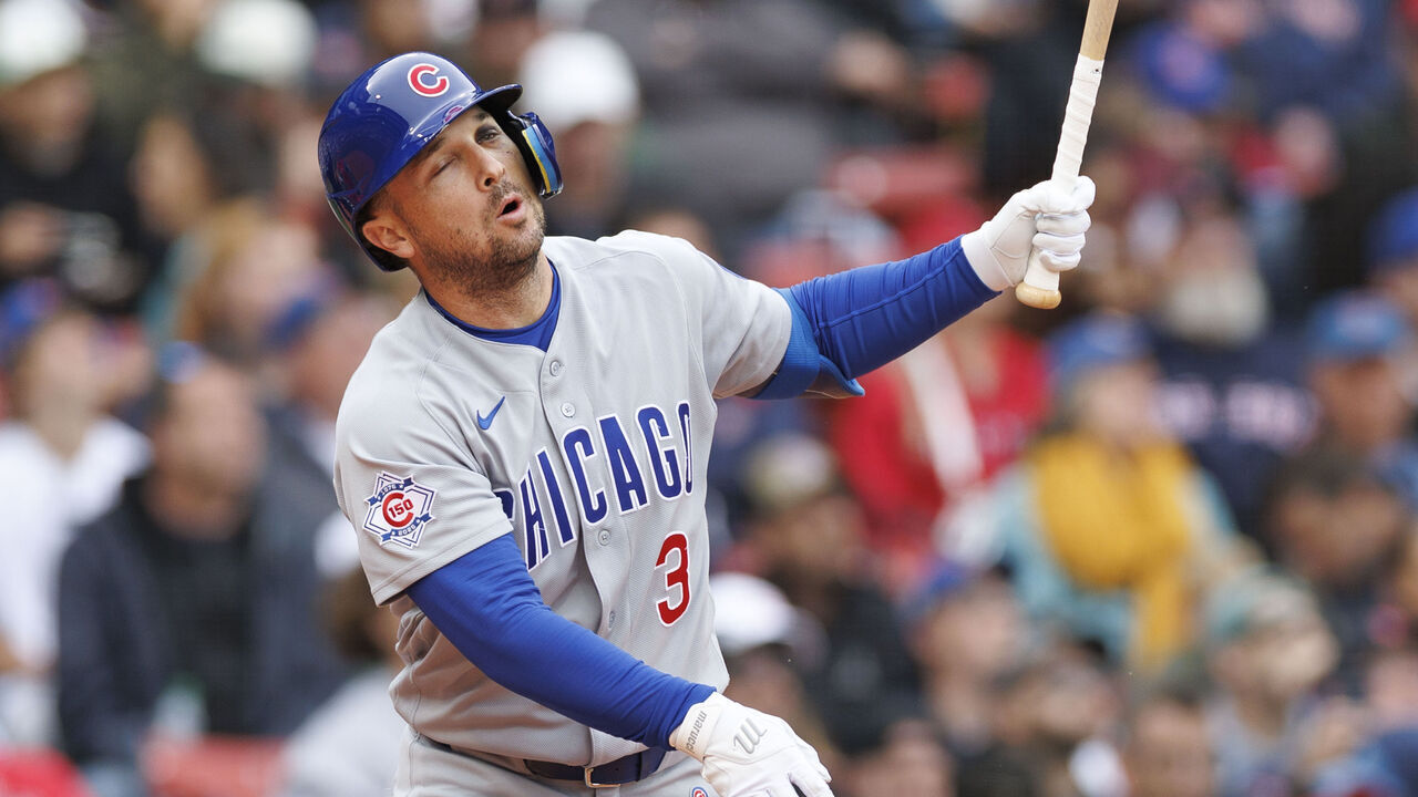 BOSTON, MASSACHUSETTS - SEPTEMBER 25: Alex Bregman #3 of the Chicago Cubs reacts to a hitting a pop fly during the fifth inning against the Boston Red Sox at Fenway Park on September 25, 2026 in Boston, Massachusetts.