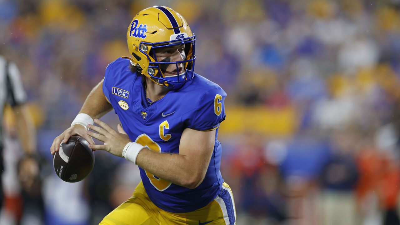 PITTSBURGH, PA - SEPTEMBER 17: Mason Heintschel (6) of the Pittsburgh Panthers looks to pass during the college football game against the Syracuse Orange on September 17, 2026 at Acrisure Stadium in Pittsburgh, Pennsylvania.