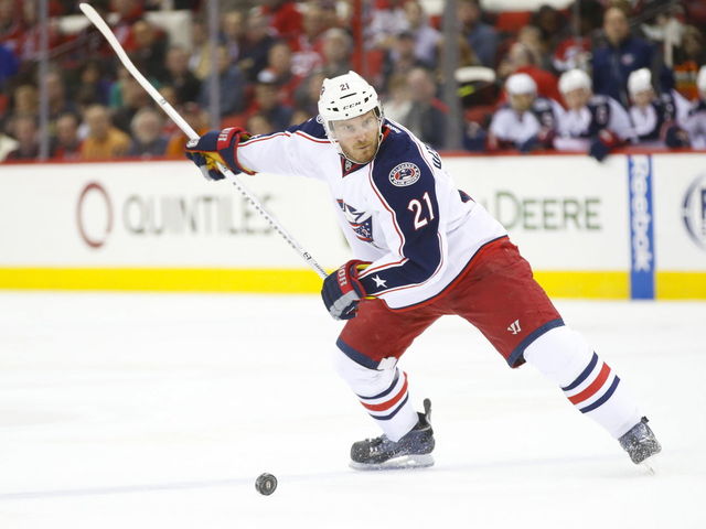Blue Jackets' Wisniewski will play Tuesday amid trade speculation