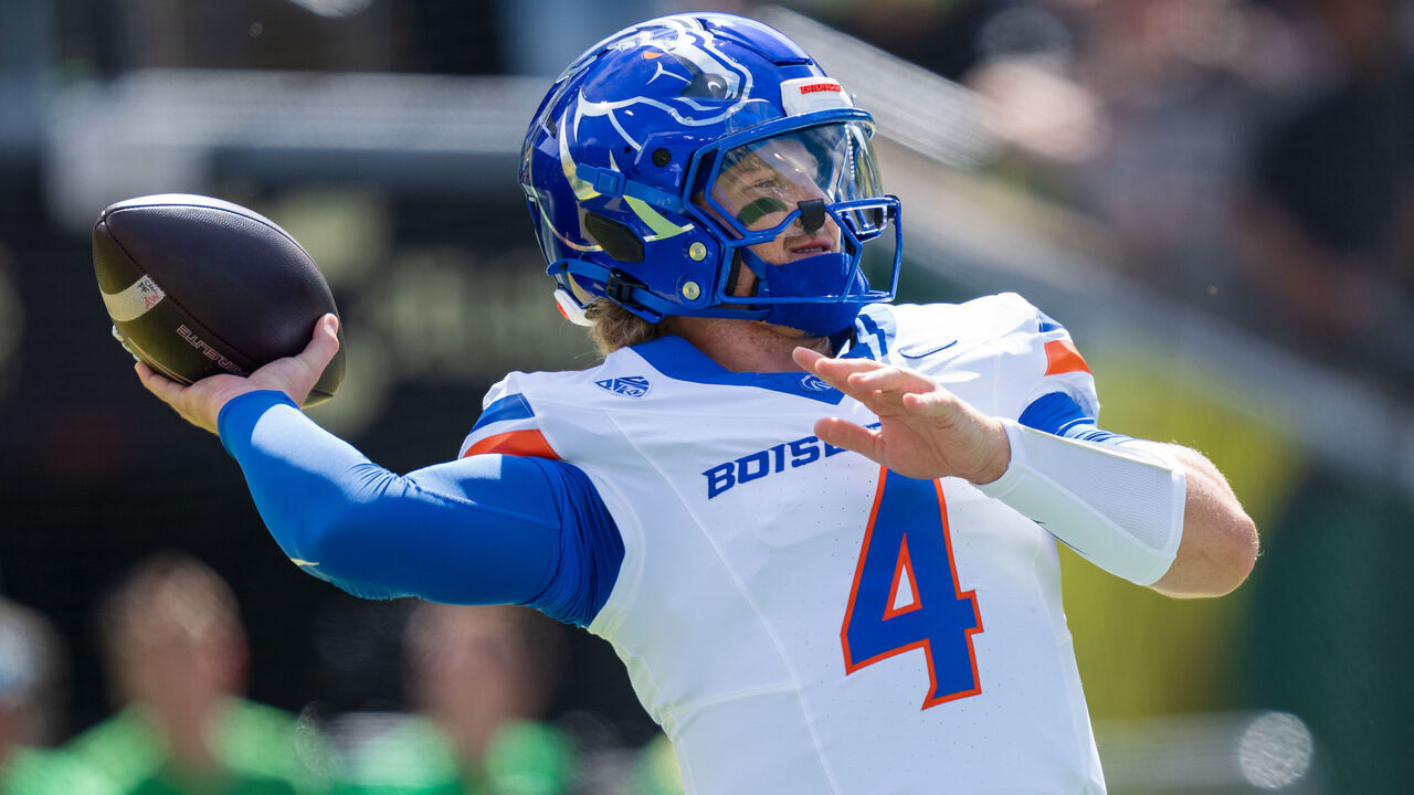EUGENE, OREGON - SEPTEMBER 5: Quarterback Maddux Madsen #4 of the Boise State Broncos warms up before the game against the Oregon Ducks at Autzen Stadium on September 5, 2026 in Eugene, Oregon.