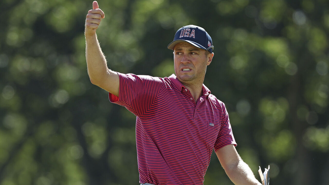 MEDINAH, ILLINOIS - SEPTEMBER 27: Justin Thomas of the U.S. Team reacts on the 11th green during Sunday's Singles on day four of the Presidents Cup 2026 at Medinah Country Club on September 27, 2026 in Medinah, Illinois.