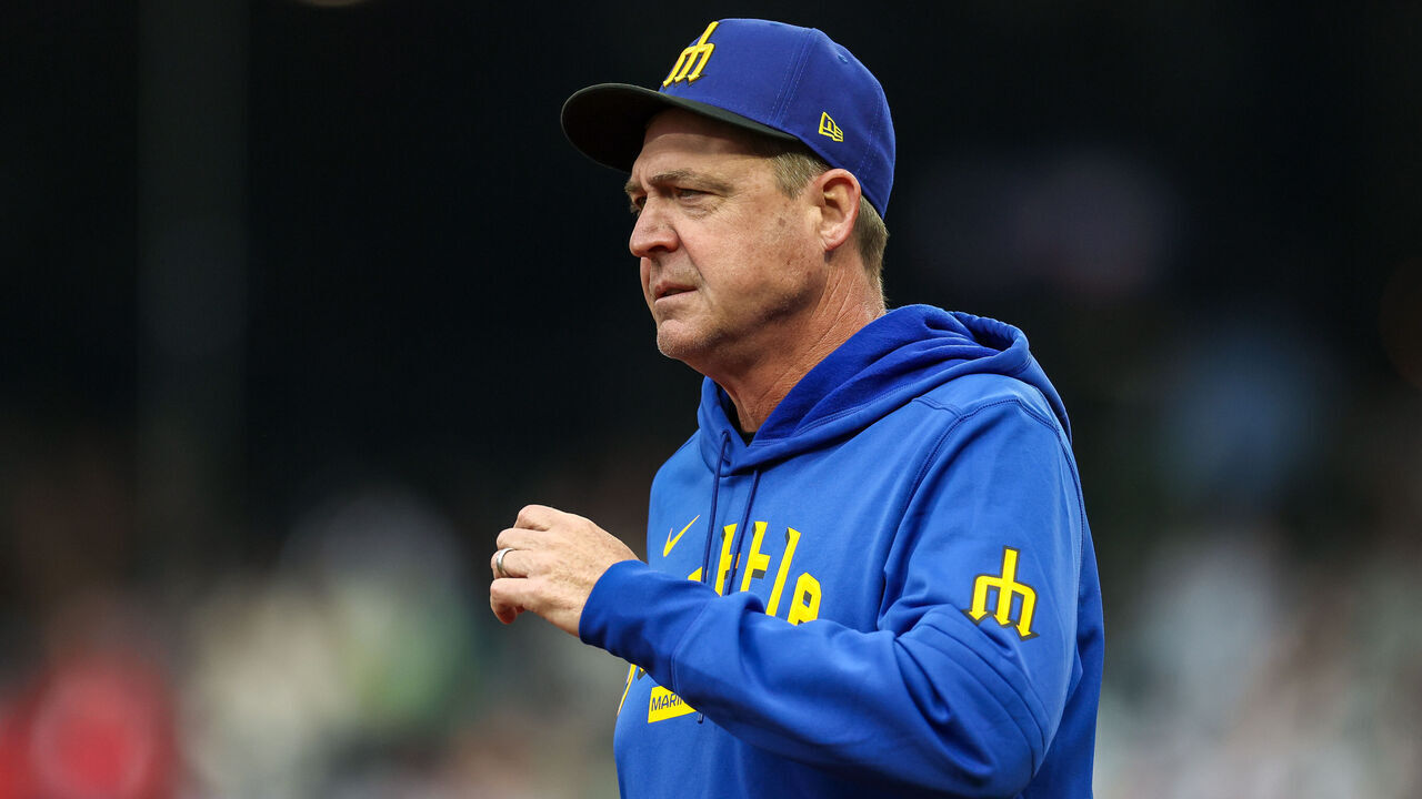 SEATTLE, WASHINGTON - JULY 02: Manager Dan Wilson of the Seattle Mariners reacts during the first inning against the Los Angeles Angels at T-Mobile Park on July 02, 2026 in Seattle, Washington.