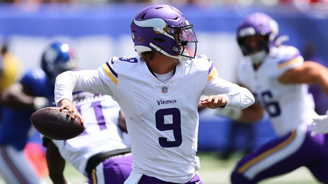 EAST RUTHERFORD, NJ - AUGUST 15: J.J. McCarthy #9 of the Minnesota Vikings during the pre-season game against the New York Giants on August 15, 2026 at MetLife Stadium in East Rutherford, New Jersey.