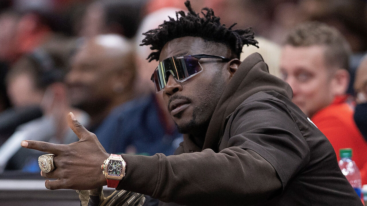 ATLANTA, GEORGIA - MARCH 11: NFL player Antonio Brown looks on during the second half of the game between the Atlanta Hawks and the Los Angeles Clippers at State Farm Arena on March 11, 2022 in Atlanta, Georgia.