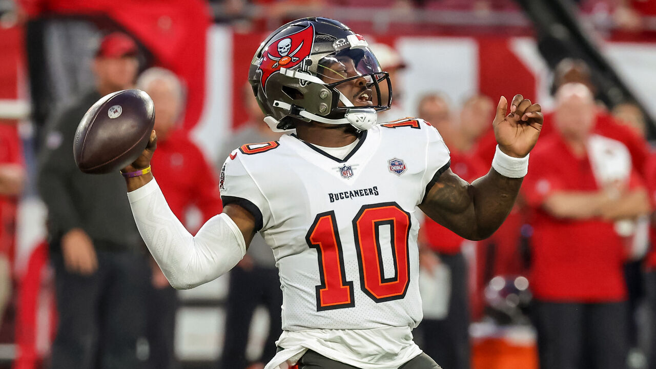 TAMPA, FLORIDA - SEPTEMBER 27: Jalon Daniels #10 of the Tampa Bay Buccaneers throws against the Minnesota Vikings during the game at Raymond James Stadium on September 27, 2026 in Tampa, Florida.