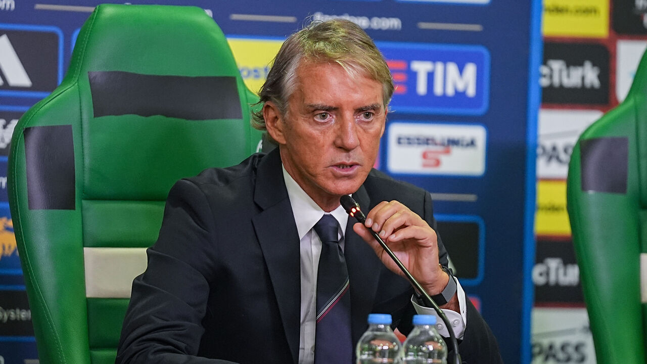 BURSA, TURKIYE - SEPTEMBER 29: Italy head coach Roberto Mancini answers questions from members of the press during a post-match press conference after the UEFA Nations League A Group 1 match between Turkiye and Italy at Yuzuncu Yil Ataturk Stadium in Bursa, Turkiye on September 29, 2026.
