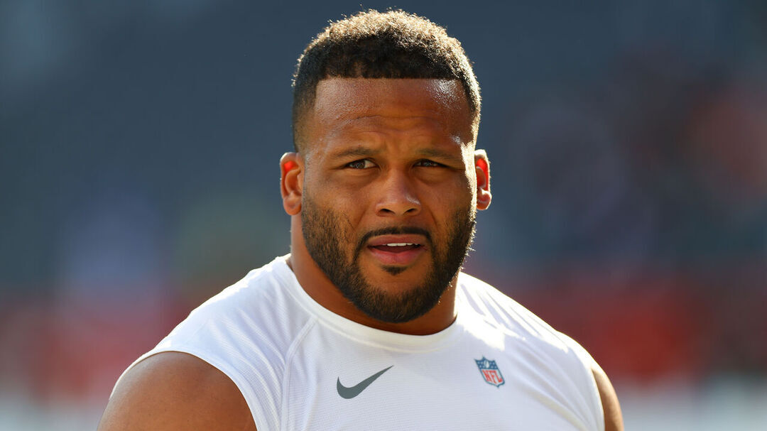 Rams' Donald out vs. Eagles due to back injury | theScore