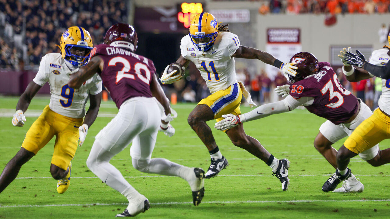 BLACKSBURG, VIRGINIA - OCTOBER 2: La'vell Wright #11 of the Pittsburgh Panthers carries the ball during a game between the Virginia Tech Hokies and the Pittsburg Panthers at Lane Stadium on October 2, 2026 in Blacksburg, Virginia.