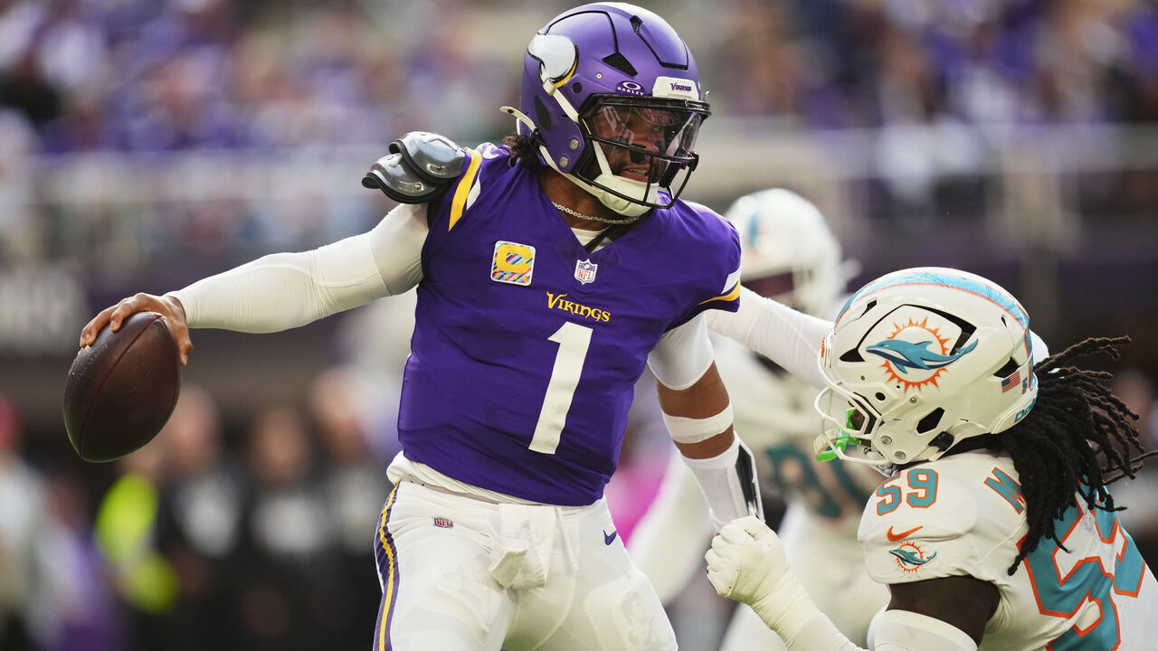 MINNEAPOLIS, MN - OCTOBER 04: Kyler Murray #1 of the Minnesota Vikings scrambles against the Miami Dolphins during an NFL football game at U.S. Bank Stadium on October 4, 2026 in Minneapolis, Minnesota.
