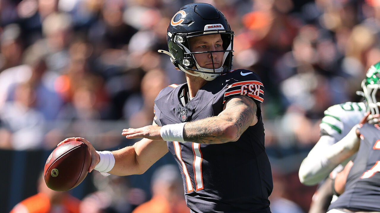 CHICAGO, ILLINOIS - OCTOBER 04: Tyson Bagent #17 of the Chicago Bears throws a pass against the New York Jets at Soldier Field on October 04, 2026 in Chicago, Illinois.