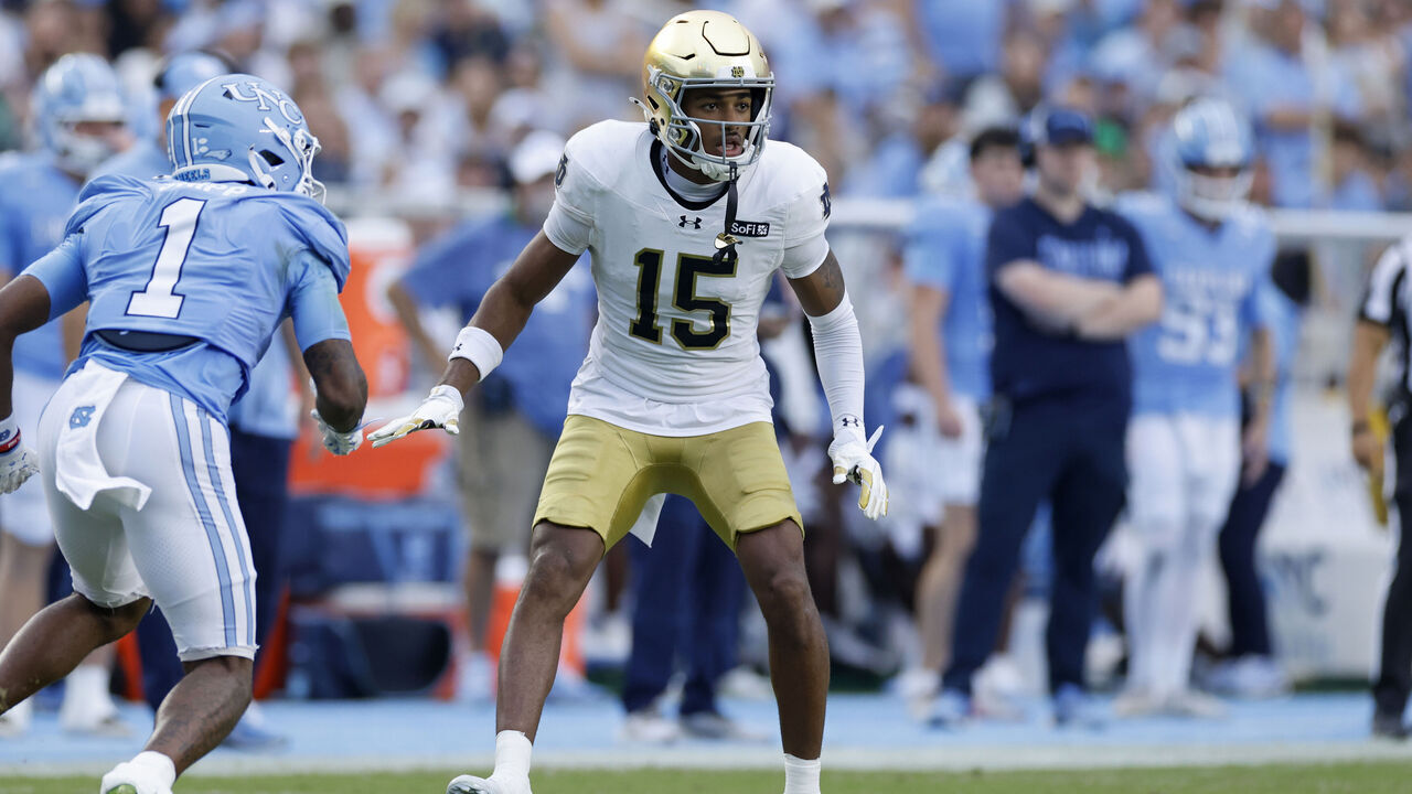 CHAPEL HILL, NC - OCTOBER 03: Leonard Moore (15) of the Notre Dame Fighting Irish lines up on defense during the college football game against the North Carolina Tar Heels on October 03, 2026 at Kenan Memorial Stadium in Chapel Hill, North Carolina.