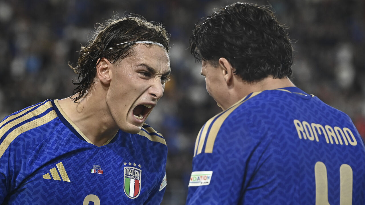 BOLOGNA, ITALY, OCTOBER 05:Pio Esposito (L), of Italy, celebrates with his teammate Alessandro Romano (R) after scoring during the UEFA Nations League Group A1 League phase football match between Italy and Turkiye at the Renato DallâAra stadium in Bologna, Italy, on October 05, 2026.