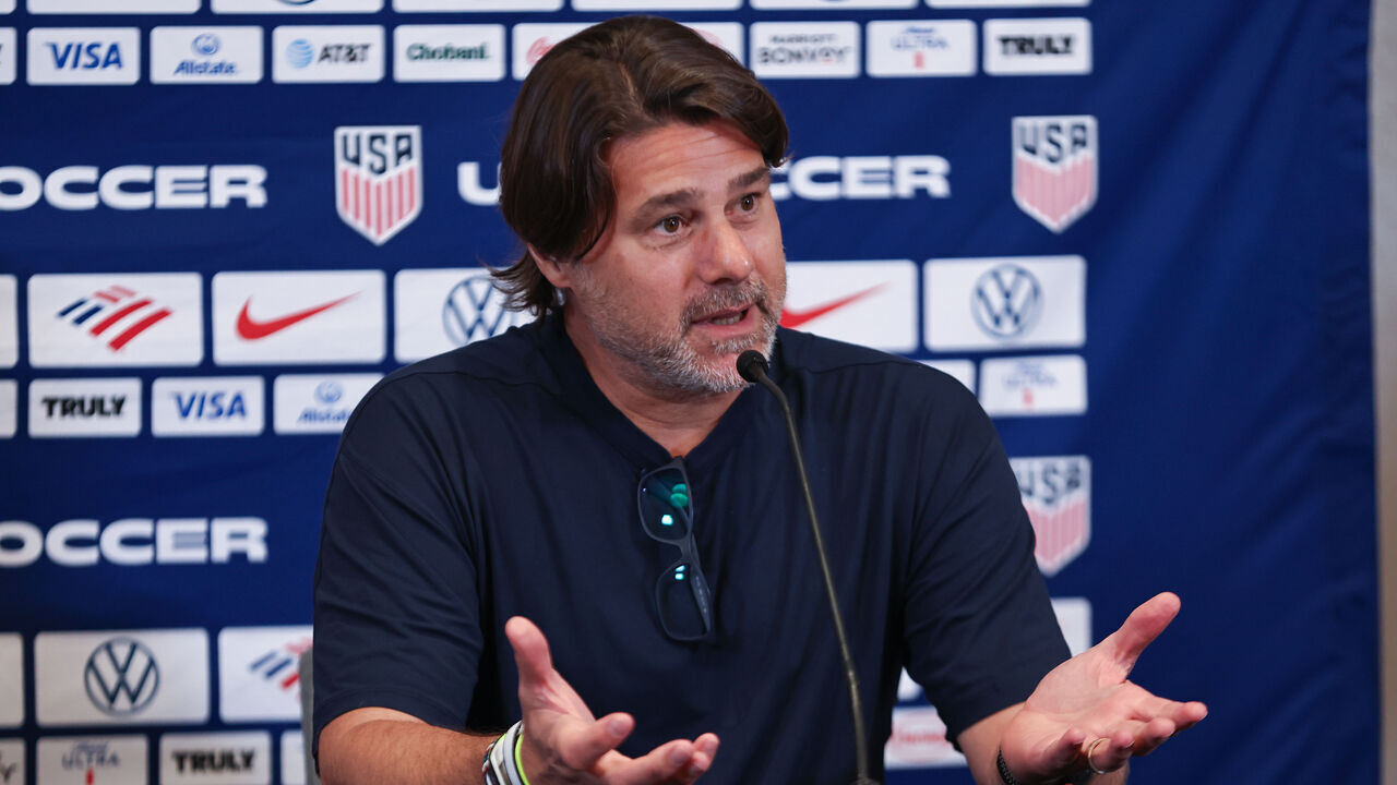 PHOENIX, ARIZONA - OCTOBER 1: United States head coach Mauricio Pochettino speaks with members of the media during a press conference ahead of the international friendly match against Mexico at Westin Tempe on October 1, 2026 in Phoenix, Arizona.