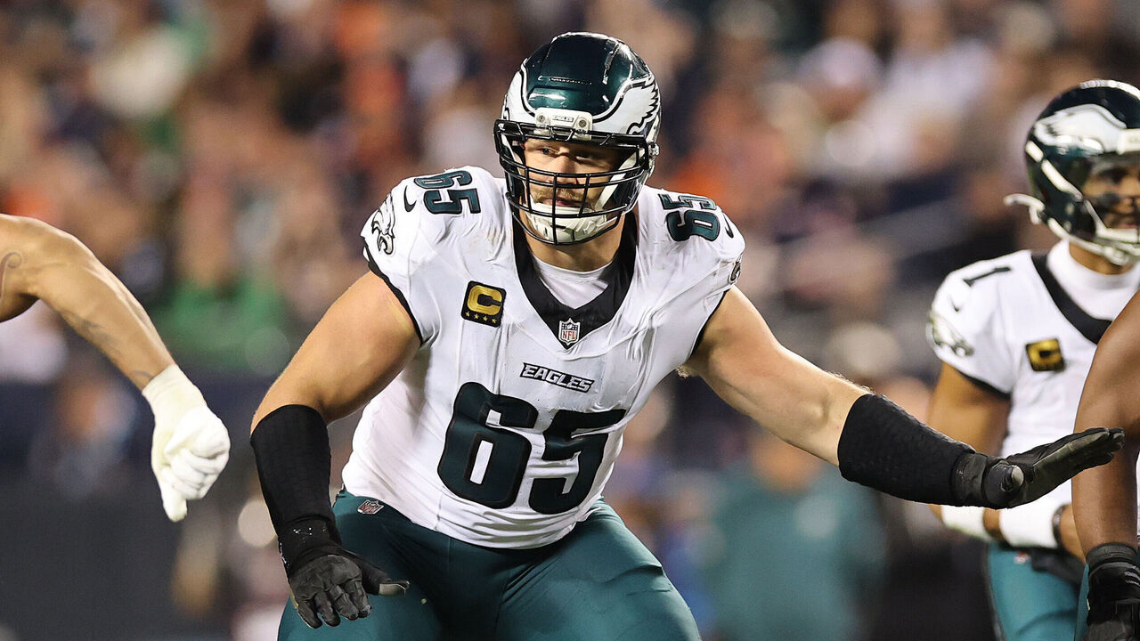 CHICAGO, ILLINOIS - SEPTEMBER 28: Lane Johnson #65 of the Philadelphia Eagles in action against the Chicago Bears at Soldier Field on September 28, 2026 in Chicago, Illinois.