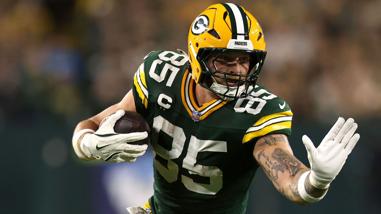 GREEN BAY, WISCONSIN - SEPTEMBER 24: Tucker Kraft #85 of the Green Bay Packers runs during a game against the Atlanta Falcons at Lambeau Field on September 24, 2026 in Green Bay, Wisconsin.