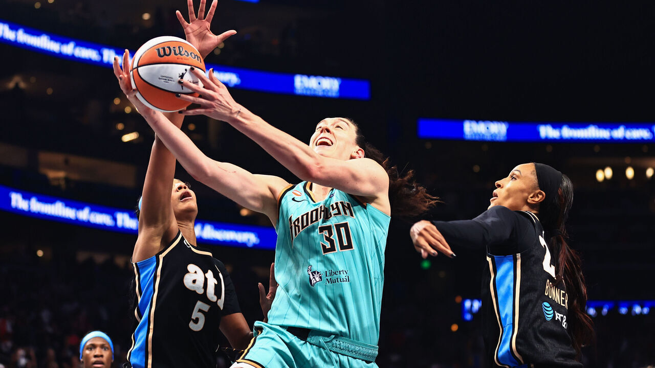 ATLANTA, GA - OCTOBER 7: Breanna Stewart #30 of the New York Liberty drives to the basket during the game against the Atlanta Dream during Game Two of the 2026 WNBA Semi-Finals on October 7, 2026 at State Farm Arena in Atlanta, Georgia. Mandatory Copyright Notice: Copyright 2026 NBAE