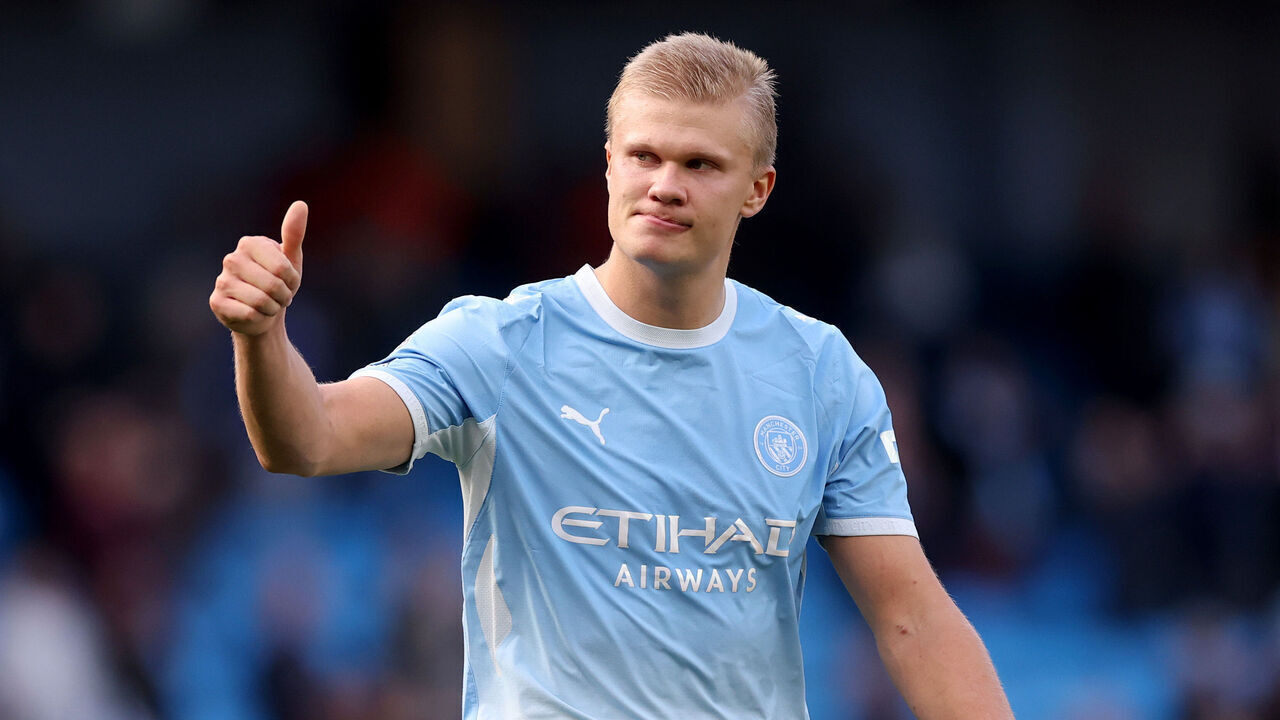 MANCHESTER, ENGLAND - SEPTEMBER 20: Erling Haaland of Manchester City reacts to Sunderland supporters after the Premier League 2026/27 match between Manchester City and Sunderland at Etihad Stadium on September 20, 2026 in Manchester, England.