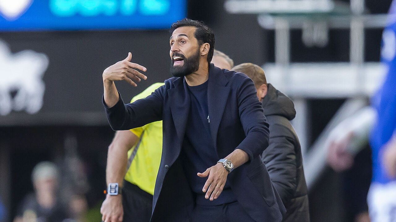 IPSWICH, ENGLAND - OCTOBER 10: Fulham Manager, Álvaro Arbeloa, reacts during the Premier League 2026/27 match between Ipswich Town and Fulham at Portman Road on October 10, 2026 in Ipswich, England.