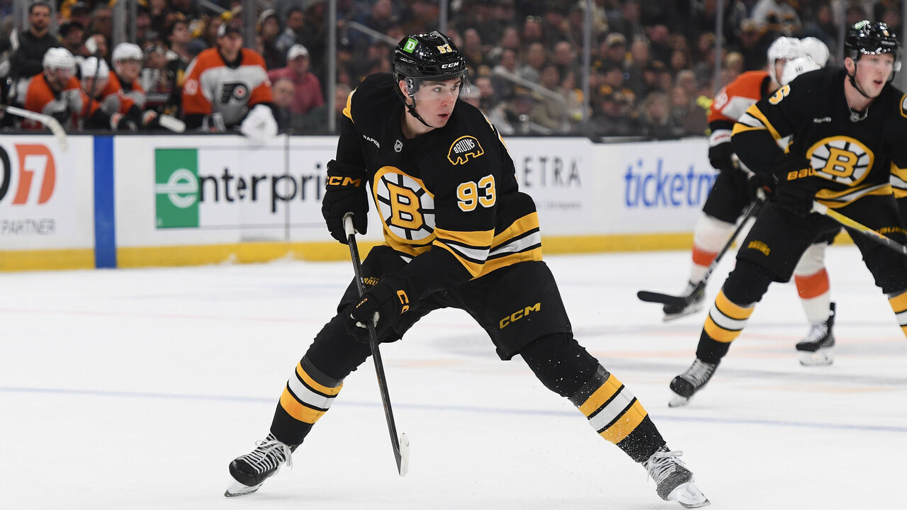 BOSTON, MASSACHUSETTS - OCTOBER 10: Fraser Minten #93 of the Boston Bruins skates against the Philadelphia Flyers on October 10, 2026, at the TD Garden in Boston, Massachusetts.