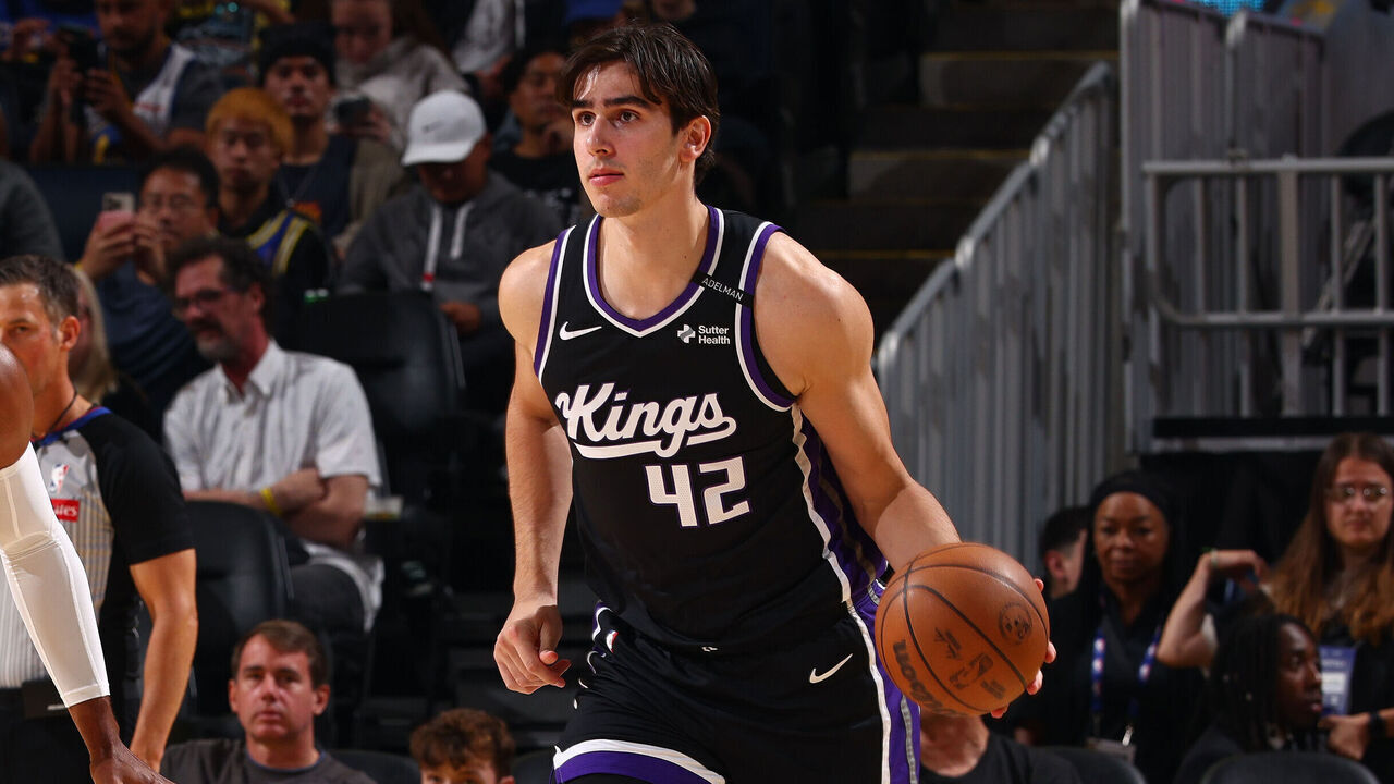 SAN FRANCISCO, CA - OCTOBER 10: Maxime Raynaud #42 of the Sacramento Kings looks to pass the ball during the game against the Golden State Warriors during a 2026 NBA Preseason game on October 10, 2026 at Chase Center in San Francisco, California. NOTE TO USER: User expressly acknowledges and agrees that, by downloading and or using this photograph, user is consenting to the terms and conditions of Getty Images License Agreement. Mandatory Copyright Notice: Copyright 2026 NBAE