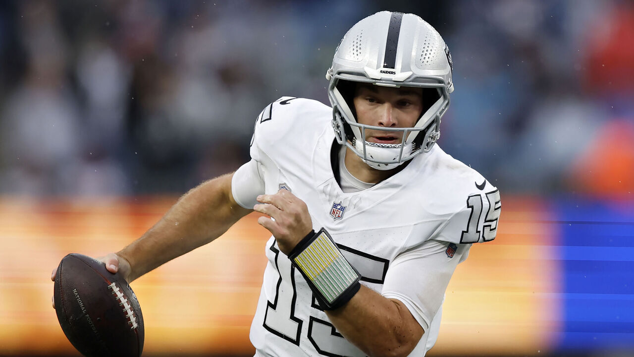 FOXBOROUGH, MASSACHUSETTS - OCTOBER 11: Fernando Mendoza #15 of the Las Vegas Raiders runs against the New England Patriots during the fourth quarter at Gillette Stadium on October 11, 2026 in Foxborough, Massachusetts.