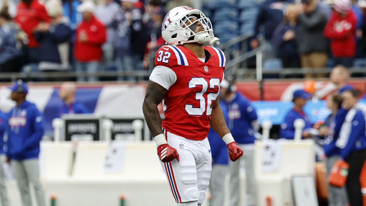 FOXBOROUGH, MA - OCTOBER 11: TreVeyon Henderson #32 of the New England Patriots before a game between the New England Patriots and the Las Vegas Raiders on October 11, 2026, at Gillette Stadium in Foxborough, Massachusetts.