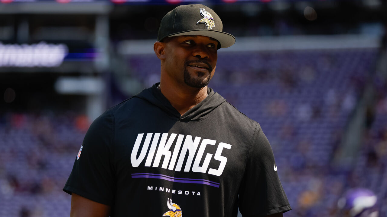 MINNEAPOLIS, MN - AUGUST 22: Minnesota Vikings defensive coordinator Brian Flores looks on before the NFL preseason game between the Baltimore Ravens and the Minnesota Vikings on August 22nd, 2026, at U.S. Bank in Minneapolis, MN.