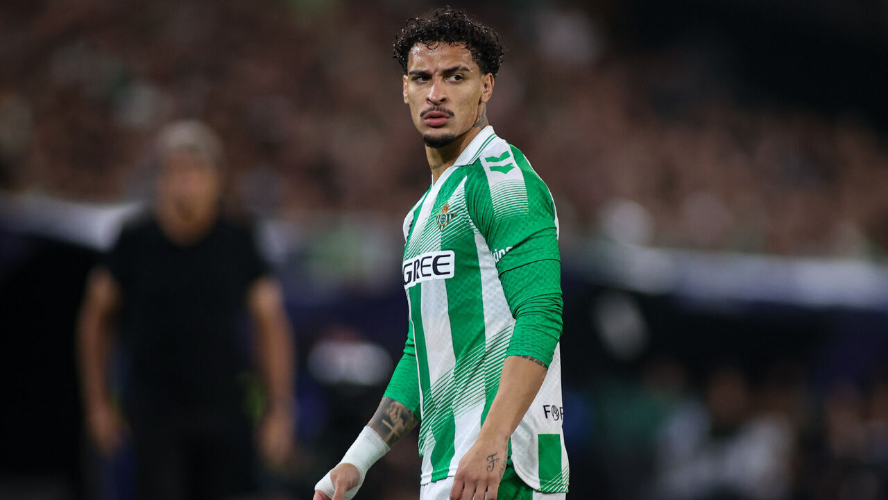 Seville, Spain - October 14: Real Betis' Antony looks focused during the UEFA Champions League 2026/2027 match between Real Betis and Porto at La Cartuja de Sevilla on October 14, 2026 in Seville, Spain.