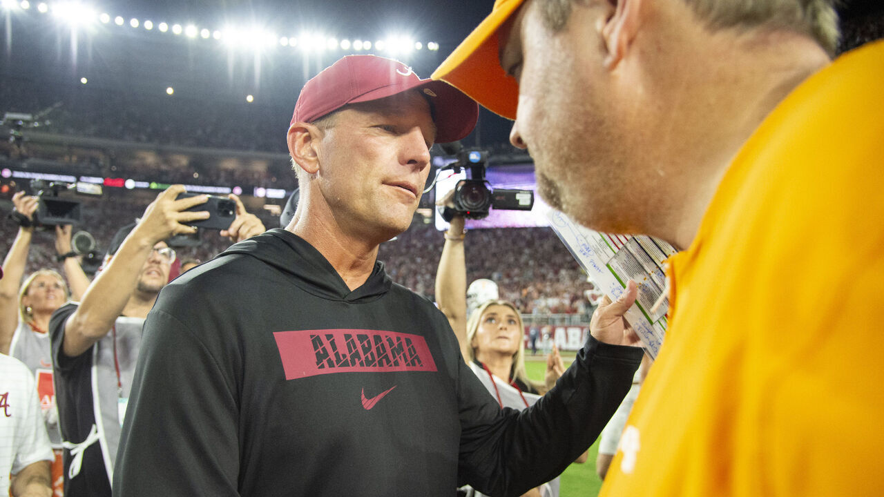 TUSCALOOSA, ALABAMA - OCTOBER 18: Head coach Kalen Deboer of the Alabama Crimson Tide shakes hands with head coach Josh Heupel of the Tennessee Volunteers at Bryant-Denny Stadium on October 18, 2025 in Tuscaloosa, Alabama.
