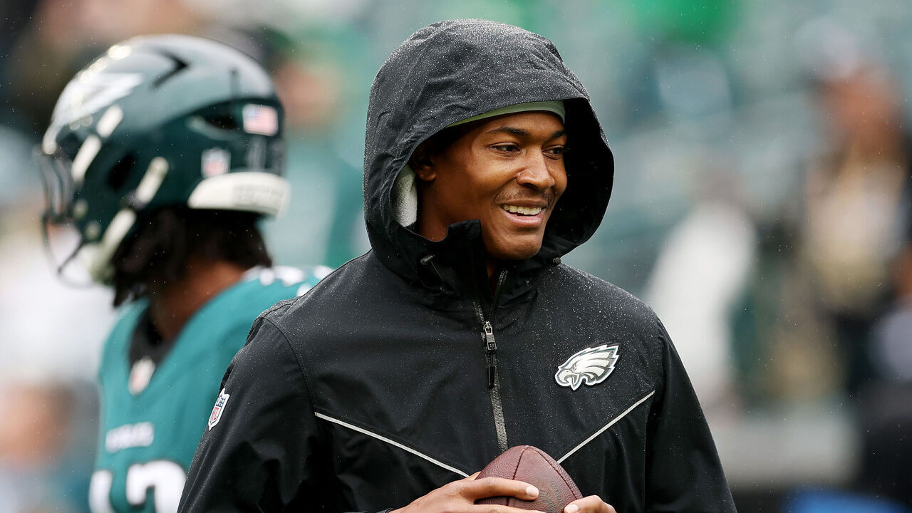 PHILADELPHIA, PENNSYLVANIA - OCTOBER 04: DeVonta Smith #6 of the Philadelphia Eagles looks on before a game against the Los Angeles Rams at Lincoln Financial Field on October 04, 2026 in Philadelphia, Pennsylvania.