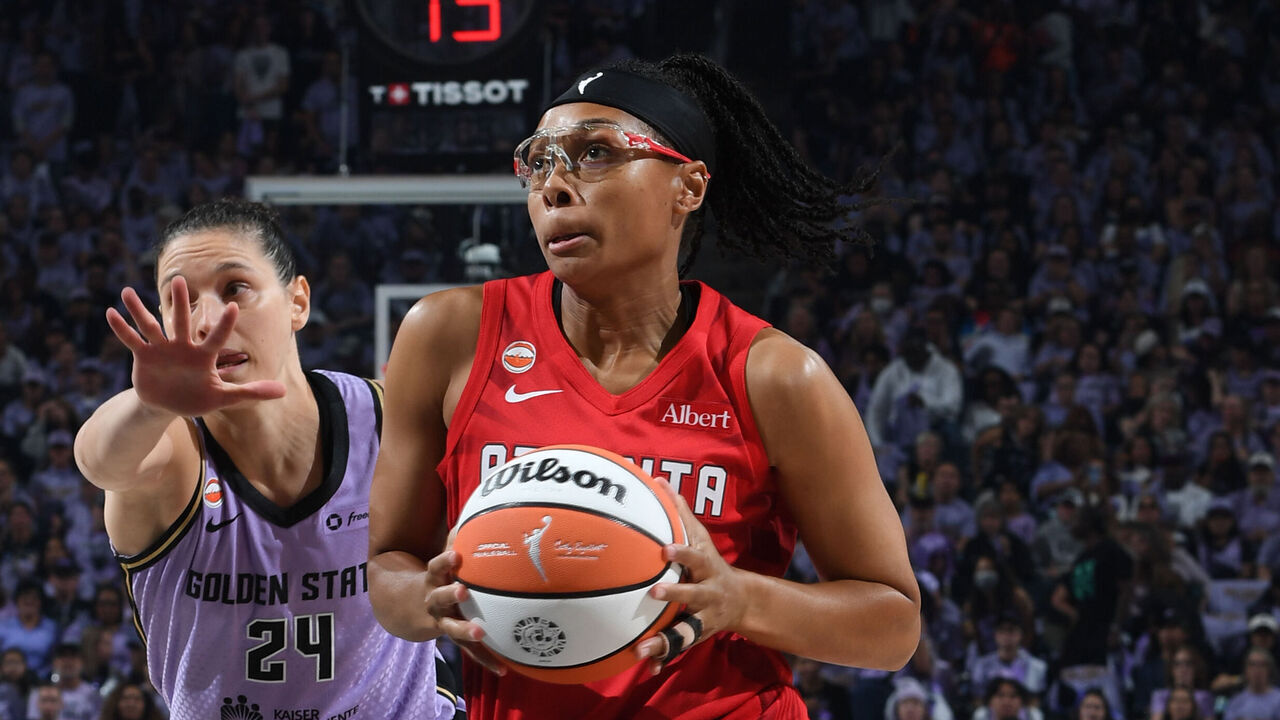 SAN FRANCISCO, CA - OCTOBER 17: Allisha Gray #15 of the Atlanta Dream drives to the basket during the game against the Golden State Valkyries during Game One of the 2026 WNBA Finals on October 17, 2026 at Chase Center in San Francisco, California. NOTE TO USER: User expressly acknowledges and agrees that, by downloading and or using this photograph, user is consenting to the terms and conditions of Getty Images License Agreement. Mandatory Copyright Notice: Copyright 2026 NBAE