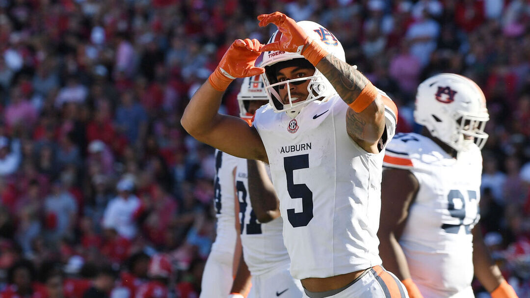 Auburn shocks No. 1 Georgia with walk-off kick | theScore