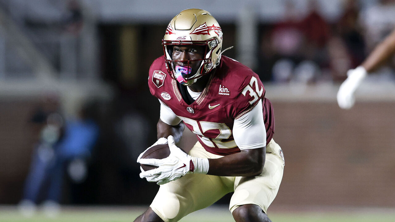 TALLAHASSEE, FL - SEPTEMBER 07: Runningback Ousmane Kromah #32 of the Florida State Seminoles makes a reception in the first half against the SMU Mustangs at Doak S. Campbell Stadium on Bobby Bowden Field on September 7, 2026 in Tallahassee, Florida.