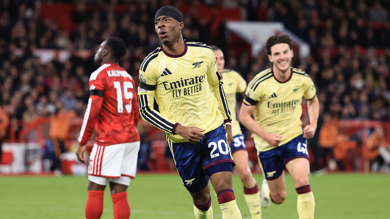 NOTTINGHAM, ENGLAND - OCTOBER 18: Noni Madueke of Arsenal celebrates scoring their first goal during the Premier League 2026/27 match between Nottingham Forest FC and Arsenal FC at City Ground on October 18, 2026 in Nottingham, United Kingdom.