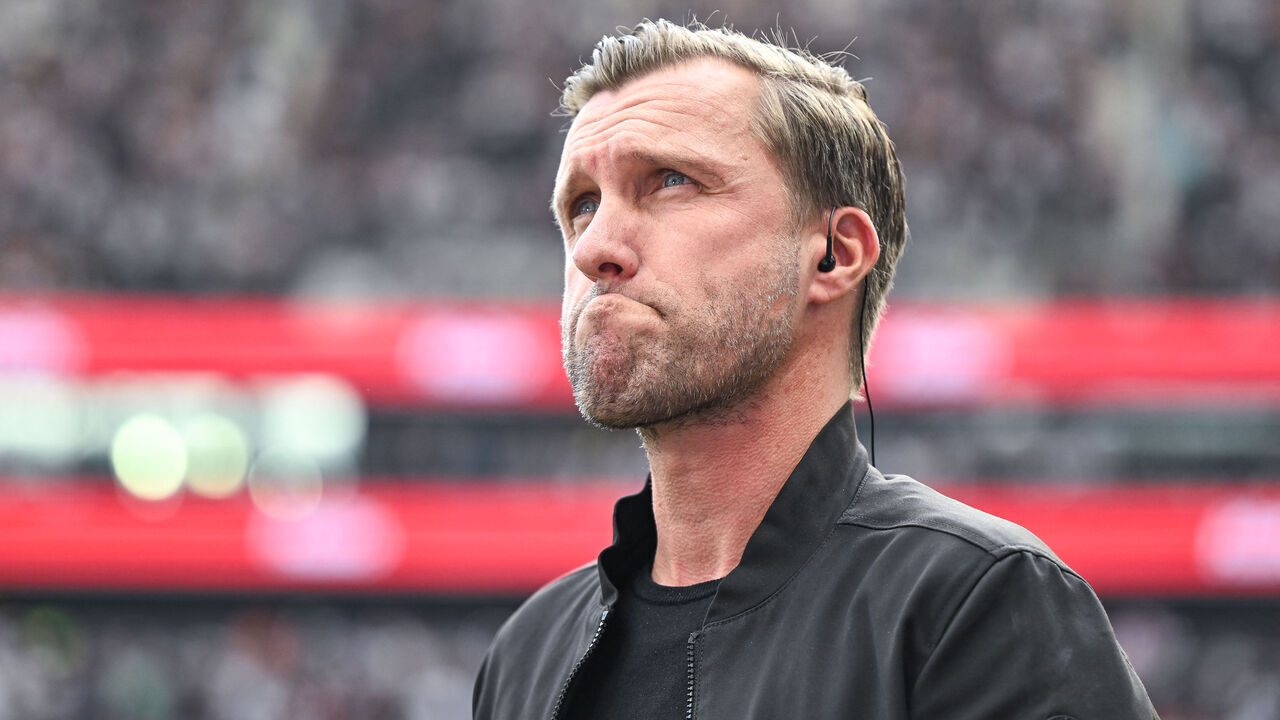 06 September 2026, Hesse, Frankfurt/M.: Soccer, Men's, Bundesliga, Eintracht Frankfurt vs. FC Augsburg, Matchday 2, Deutsche Bank Park, Markus Krösche, Director of Sports (Eintracht Frankfurt), at the stadium before the game. Photo: Florian Wiegand/dpa - IMPORTANT NOTICE: In accordance with the regulations of the Bundesliga and the German Football Association (DFB), it is prohibited to use or allow the use of photographs taken in the stadium and/or during the game in the form of sequential images and/or video-like photo series.