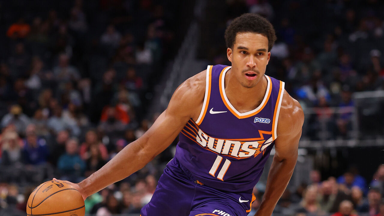 DETROIT, MICHIGAN - OCTOBER 05: Oso Ighodaro #11 of the Phoenix Suns plays against the Detroit Pistons during a pre season game at Little Caesars Arena on October 05, 2026 in Detroit, Michigan.
