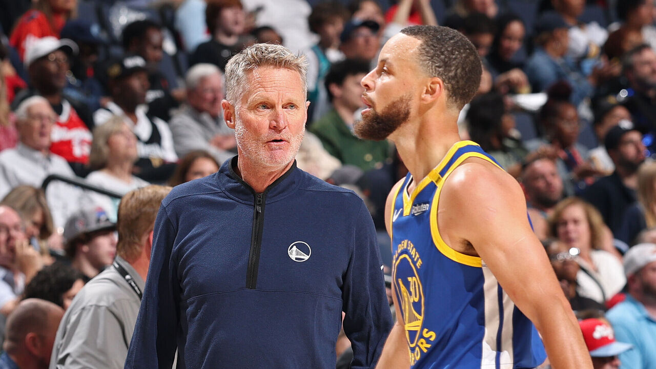 MEMPHIS, TN - APRIL 1: Head Coach Steve Kerr and Stephen Curry #30 of the Golden State Warriors during the game against the Memphis Grizzlies on April 1, 2025 at FedExForum in Memphis, Tennessee. Mandatory Copyright Notice: Copyright 2025 NBAE