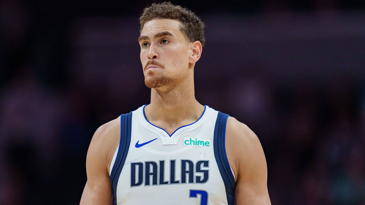 CHARLOTTE, NORTH CAROLINA - MARCH 03: Dwight Powell #7 of the Dallas Mavericks looks on against the Charlotte Hornets during their game at Spectrum Center on March 03, 2026 in Charlotte, North Carolina.