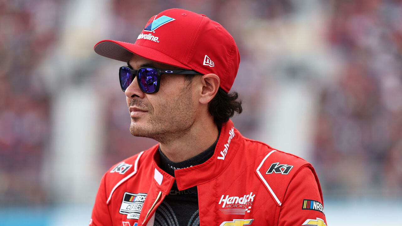 AVONDALE, ARIZONA - OCTOBER 18: Kyle Larson, driver of the #5 Valvoline Chevrolet, looks on prior to the NASCAR Cup Series Freeway Insurance 500 at Phoenix Raceway on October 18, 2026 in Avondale, Arizona.