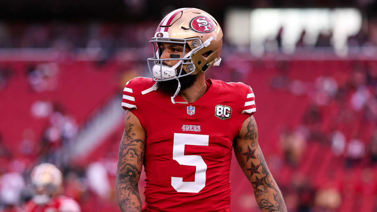 SANTA CLARA, CALIFORNIA - OCTOBER 19: Mike Evans #5 of the San Francisco 49ers warms up prior to the game against the Washington Commanders at Levi's Stadium on October 19, 2026 in Santa Clara, California.